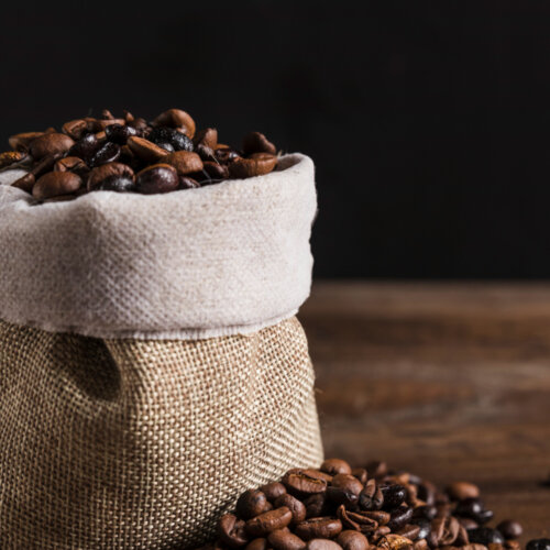 coffee-beans-bag-table